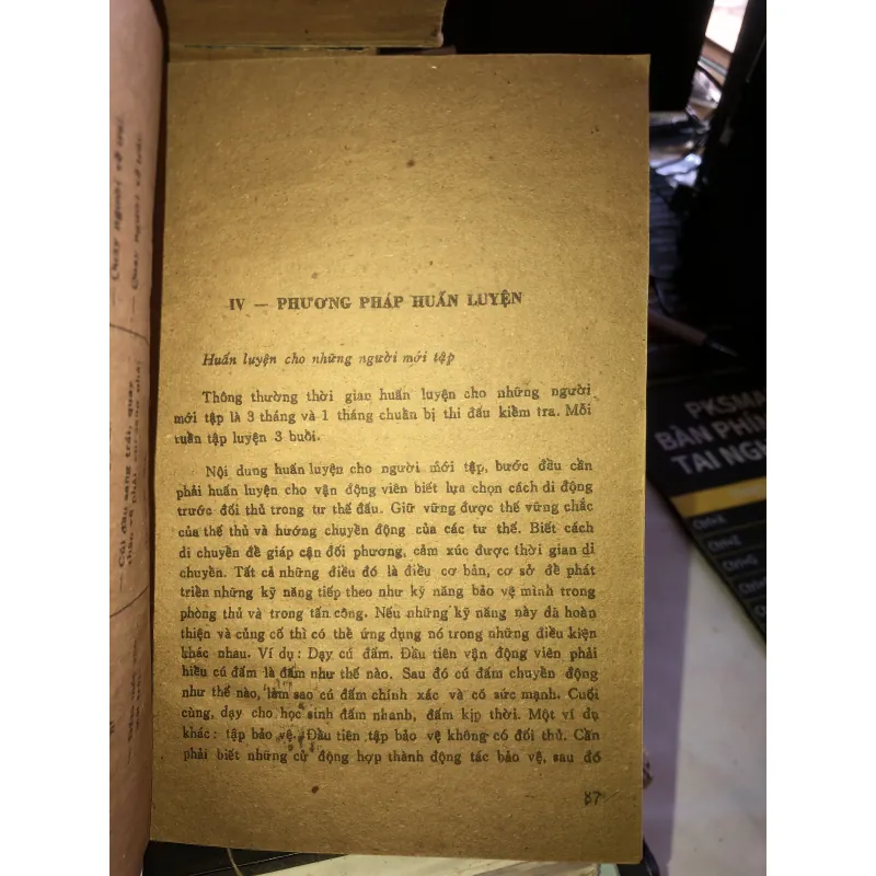 Võ thuật tinh hoa: Quyền anh - Trần Đình Tùng & Nguyễn Trung 1019401