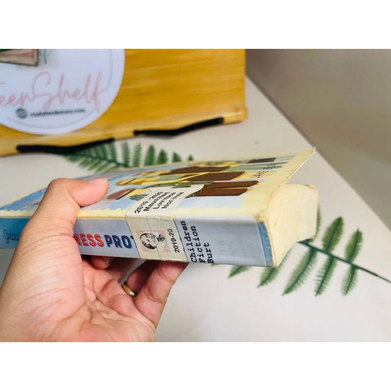 [Sách tiếng Anh 2hand] Like new 90% - Greetings from Witness Protection! – Jake Burt 504508