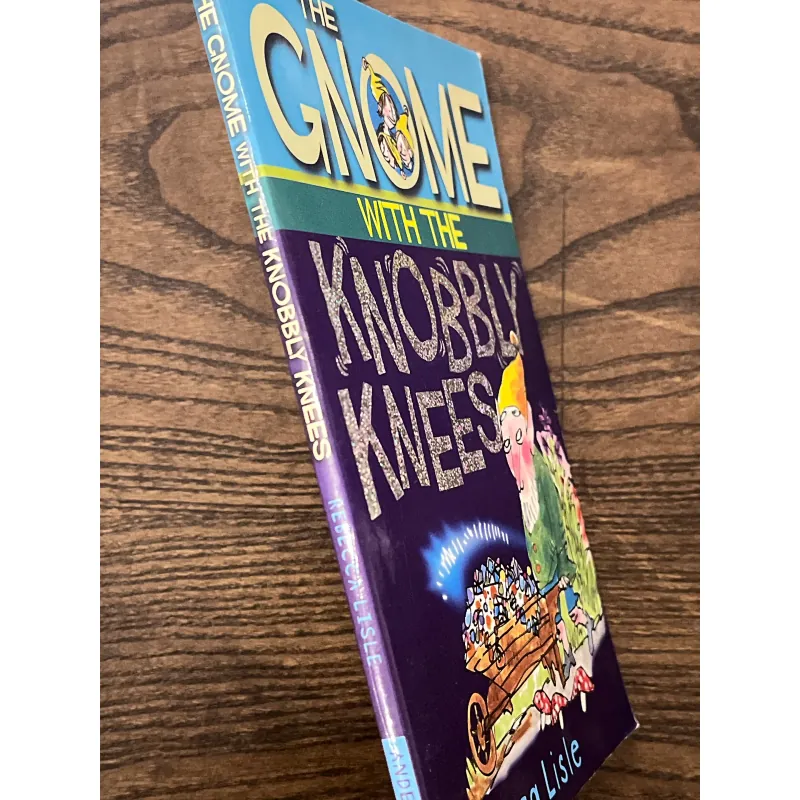 The Gnome with the Knobbly Knees 975014