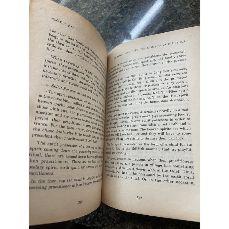 Lên đồng Ngô Đức Thịnh song ngữ 680839