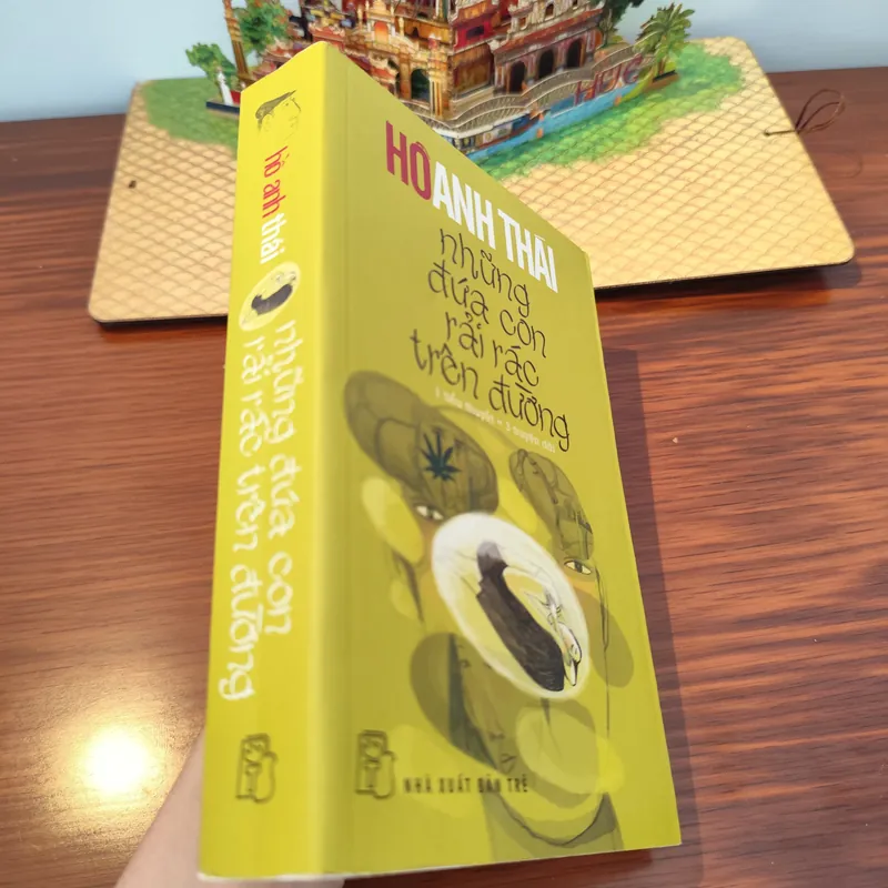 Những đứa con rải rác trên đường - Hồ Anh Thái 561490