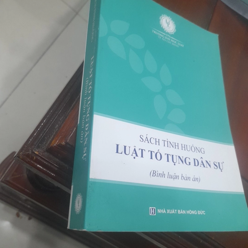 Sách tình huống LUẬT TỐ TỤNG DÂN SỰ (Bình luận bản án) 385852