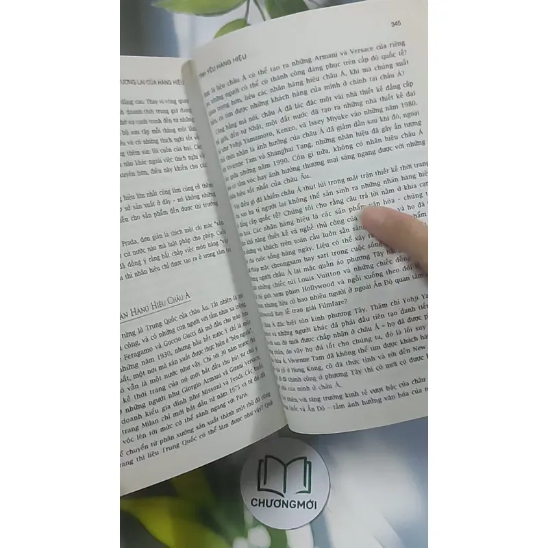 [MIỄN PHÍ BỌC SÁCH] Tình yêu hàng hiệu - Radha Chadha 688588