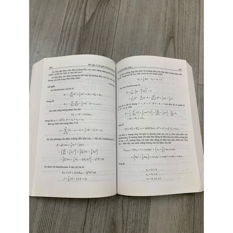 Bài tập và lời giải cơ học lượng tử. 999 463766