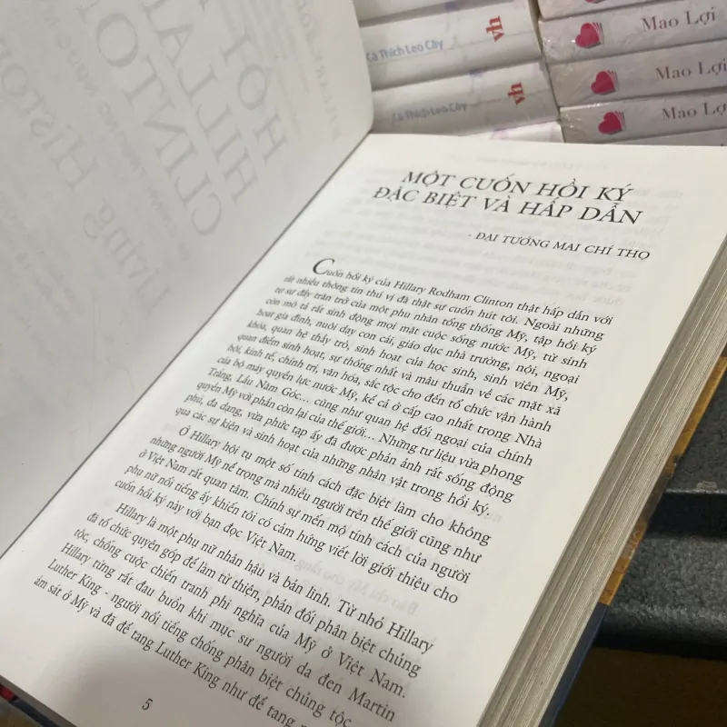 Hồi ký Hillary Clinton và chính trường nước Mỹ - Living History 1005019