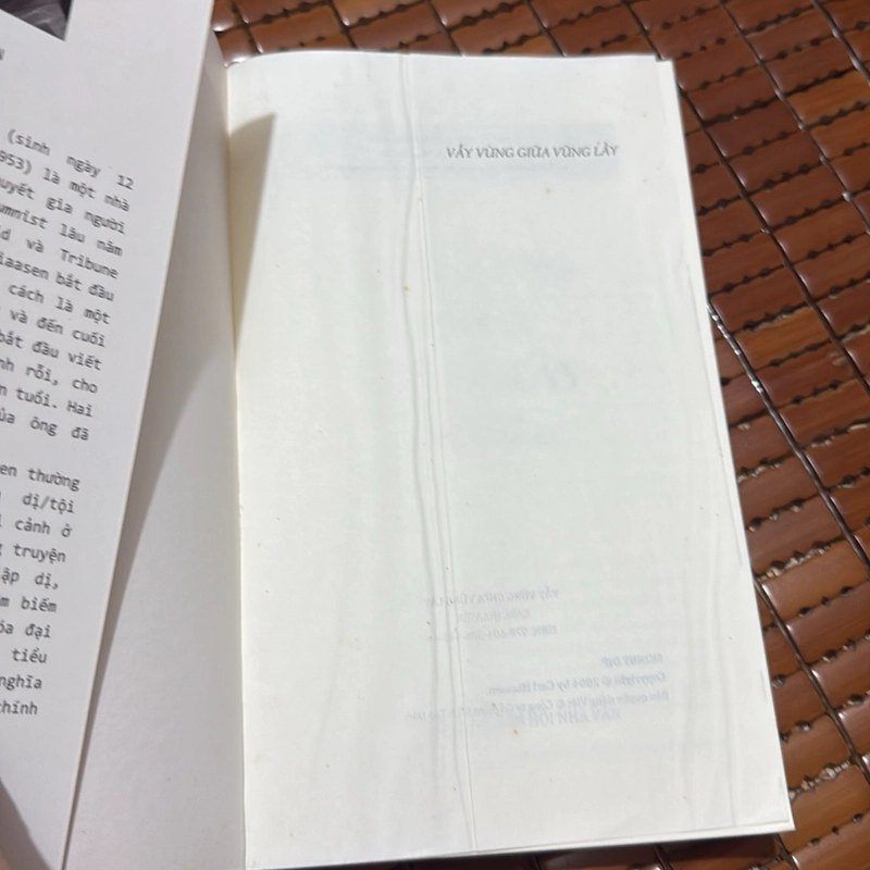 Vùng vẫy giữa vũng lầy - Carl Hiaasen 532125