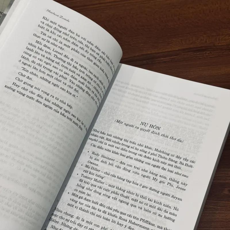 Kẻ trộm sách - Markus Zusak 972303