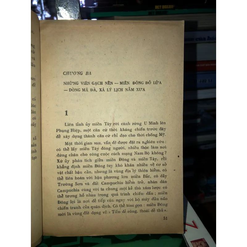 Hạt muối đỏ vùng đất hiểm - Nguyễn Việt Phương  786602