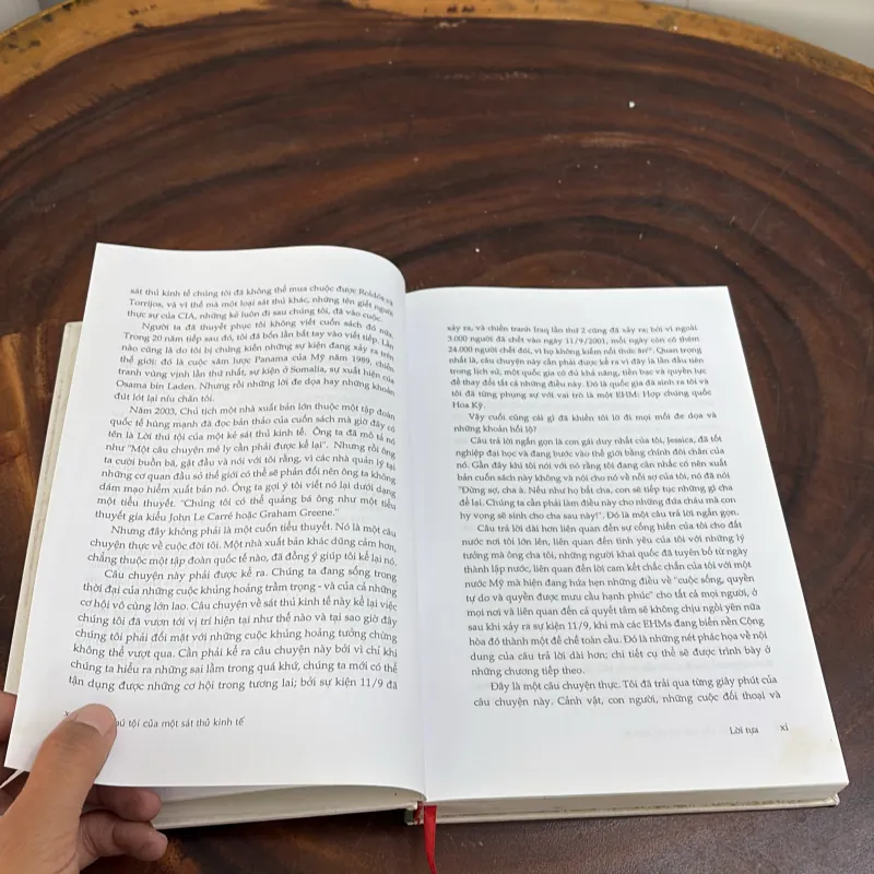 II Sách Hay: Lời Thú Tội Của Một Sát Thủ Kinh Tế - John Perkins - 2013 1010447