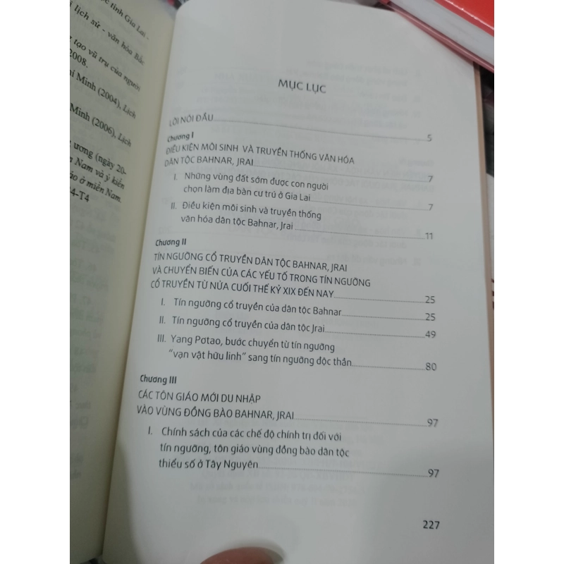 TÍN NGƯỠNG VÀ TÔN GIÁO DÂN TỘC BAHNAR, JRAI - NGUYỄN THỊ KIM VÂN
 531032