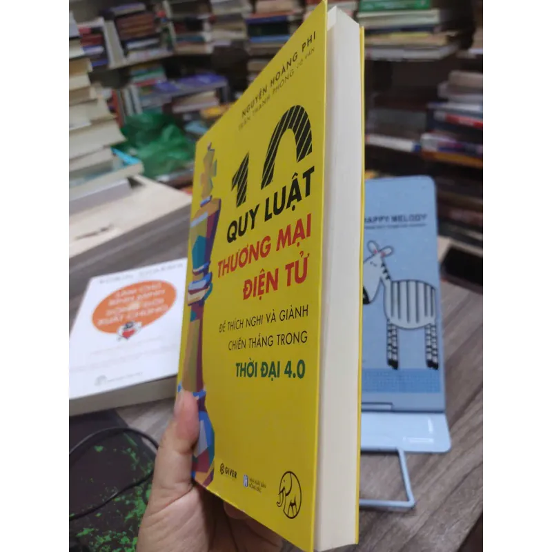 Sách: 10 Quy luật thương mại điện tử - Nguyễn Hoàng Phi (A2) 589827