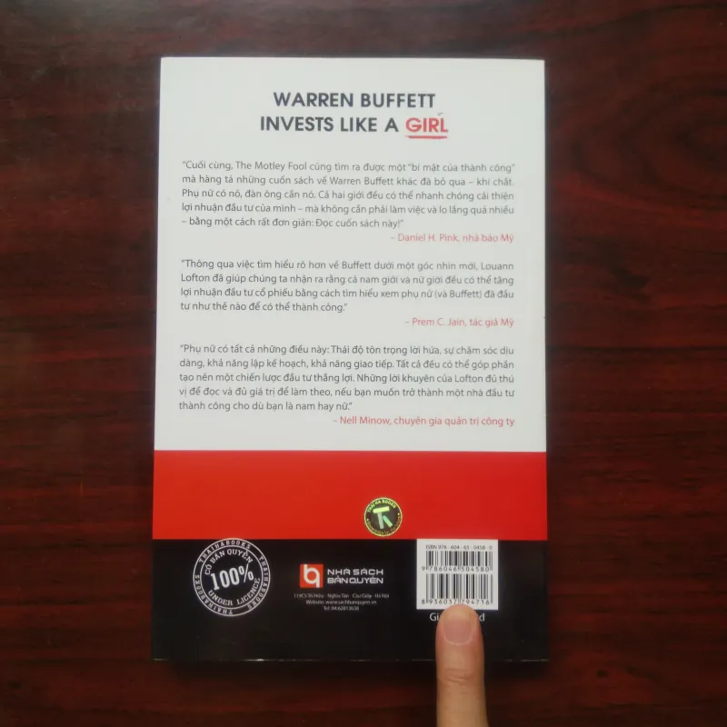 [Sách Kinh Tế] Warren Buffett Đầu Tư Như Một Cô Gái (Louann Lofton) 930736