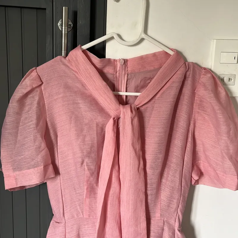 Váy Hồng đào tay bồng size S 1012922