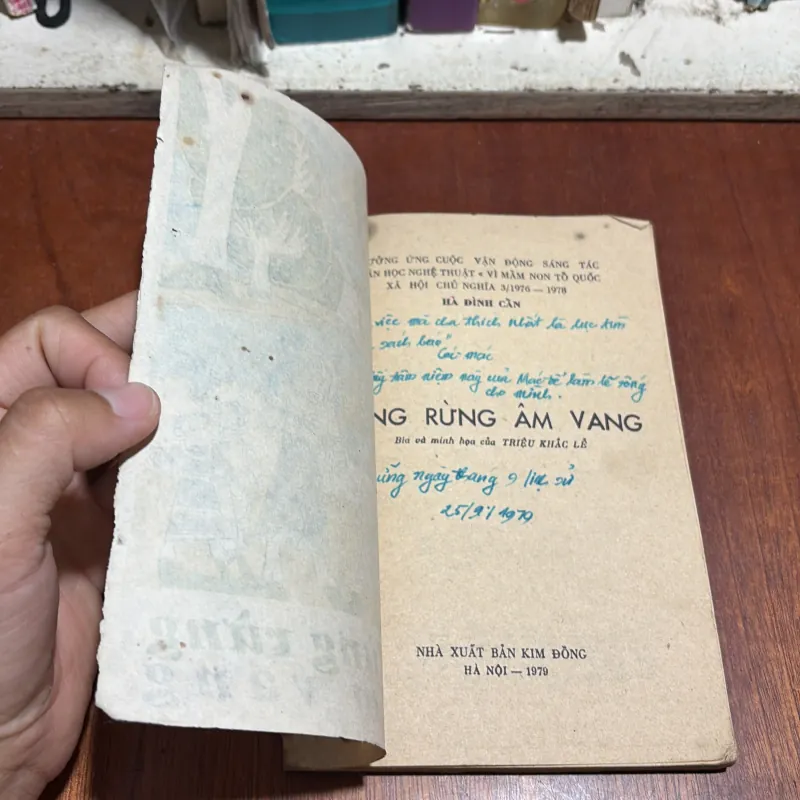 [Chỗ Ghim Bị Mục Và Tách Giấy] - II Sách 7x: Vùng Rừng Âm Vang - Hà Đình Cẩn - 1979 1012880