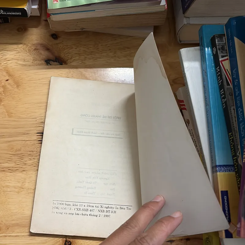 II Sách Kỹ Năng: Luyện Chí Để Thành Công - BS. Nguyễn Trọng Trử - 1997 698145
