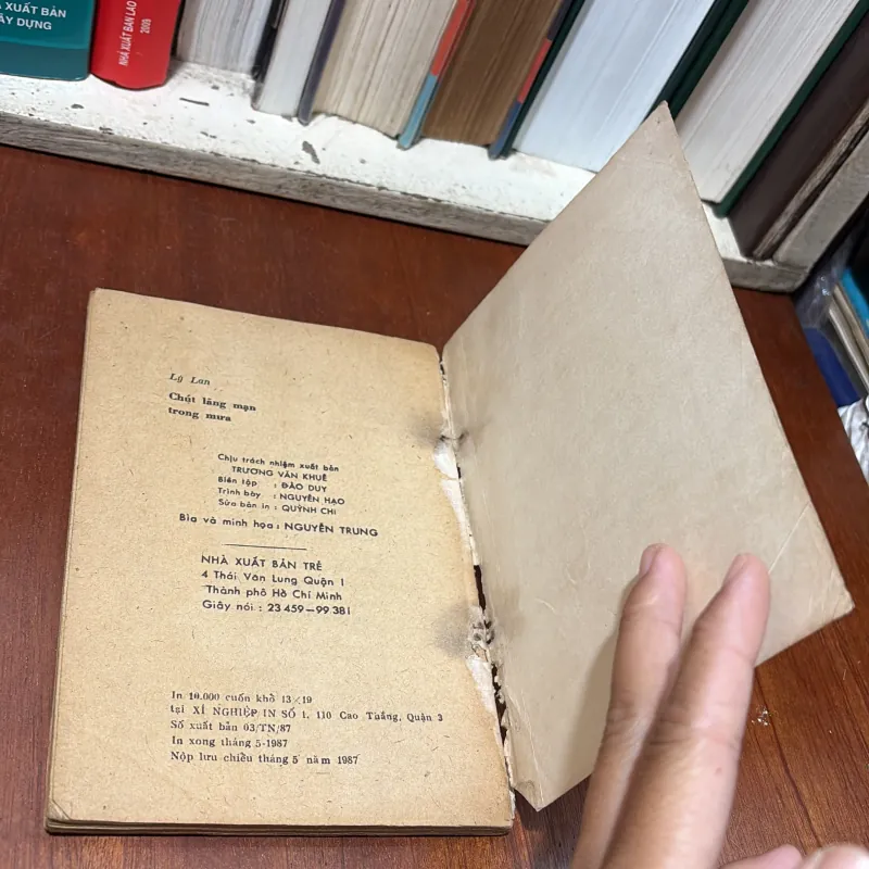 II Tập Truyện: Chút Lãng Mạn Trong Mưa - Lý Lan - 1987 751281