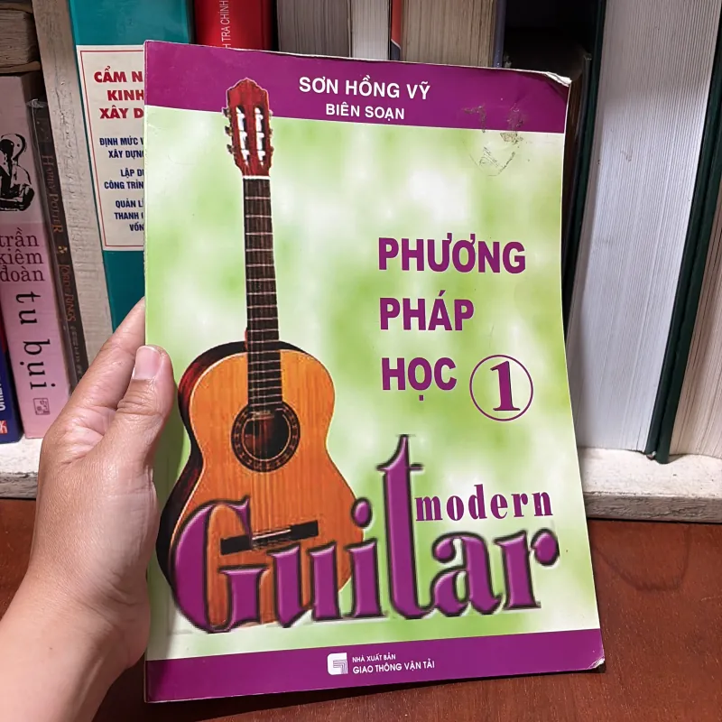 II Nhạc Cụ: Phương Pháp Học Modern Guitar (Tập 1) - Sơn Hồng Vỹ - 2005 781586