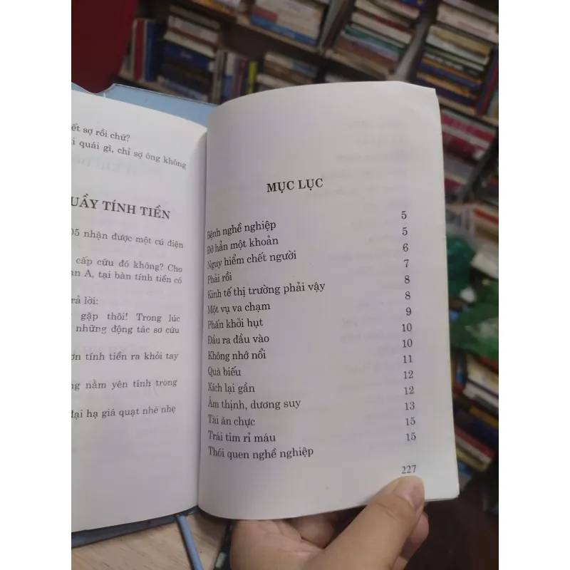 Sách: Tiếu lâm hiện đại (B1) Tác giả: Nhiều tác giả 694367