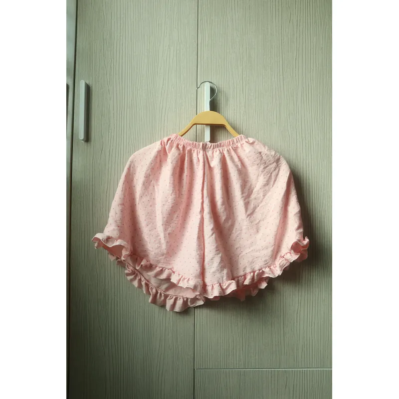 2 quần short trắng và hồng ( mới) 738242