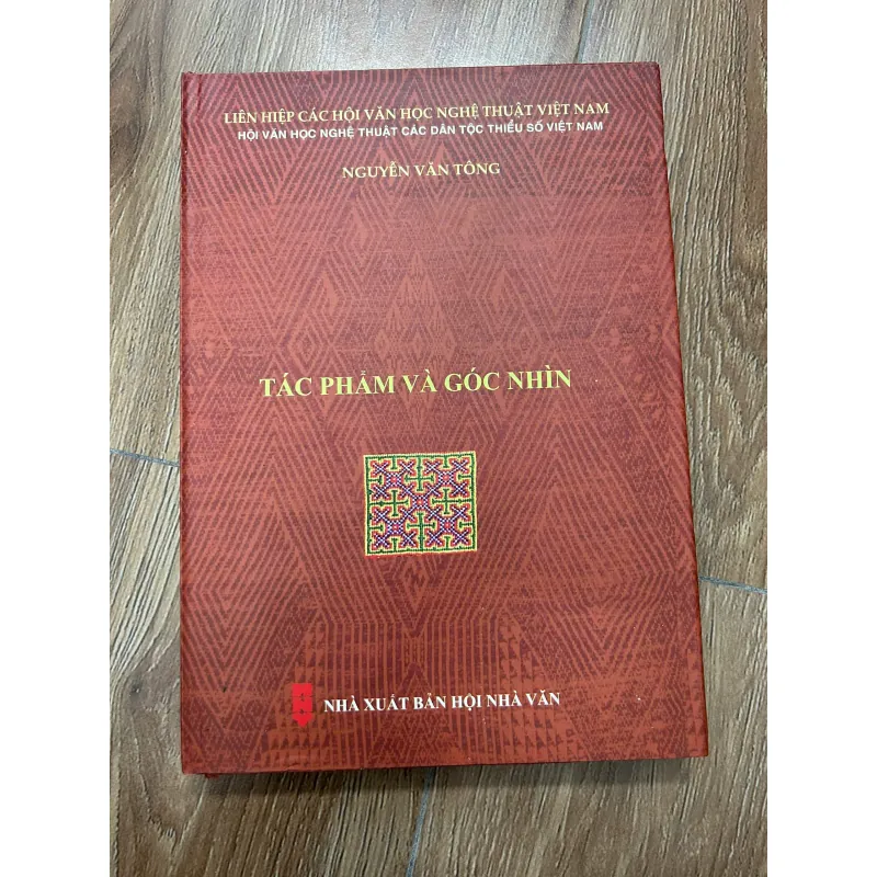 Tác phẩm và góc nhìn – Nguyễn Văn Tòng 759815