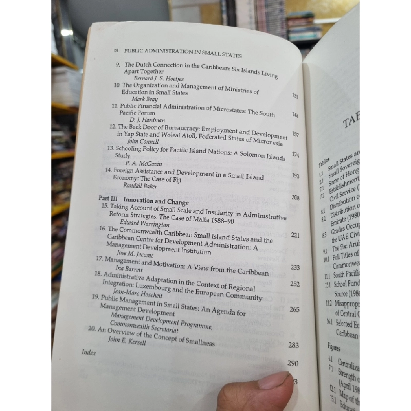 PUBLIC ADMINISTRATION IN SMALL AND ISLAND - Randall Baker 143459