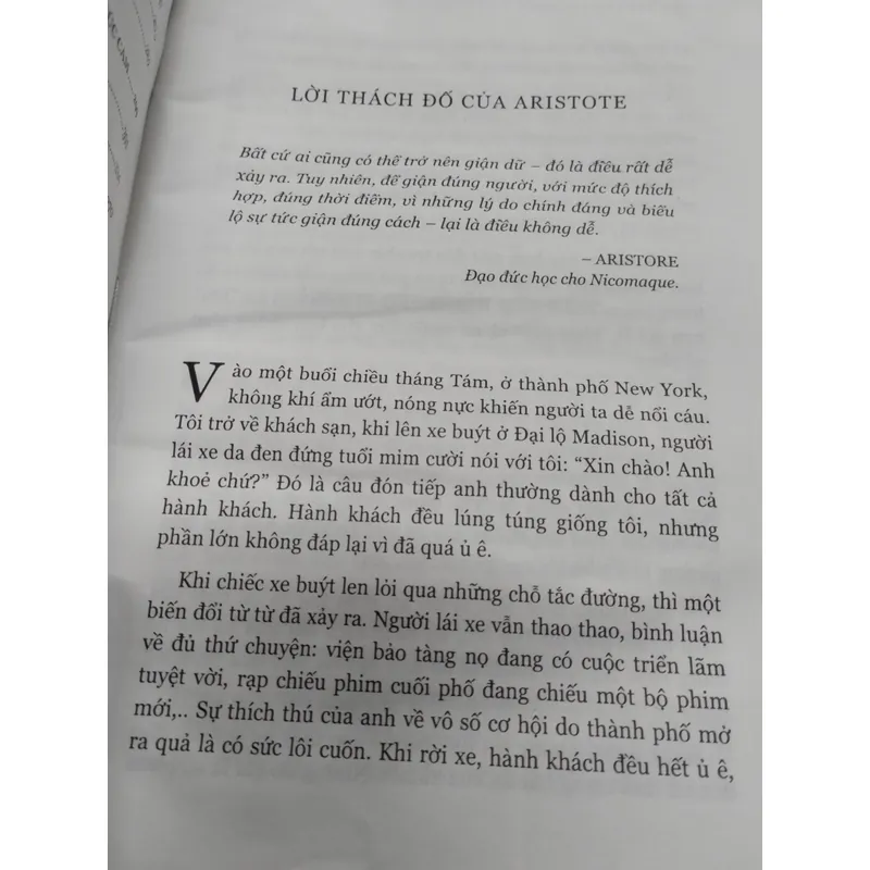 Trí Tuệ Xúc Cảm" (Emotional Intelligence) của tác giả Daniel Goleman.
 703819