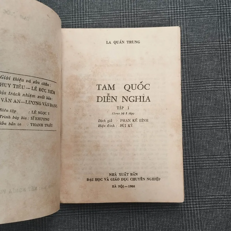 Tam Quốc Diễn Nghĩa - La Quán Trung - Dịch giả: Phan Kế Bính - Năm 1988 606141