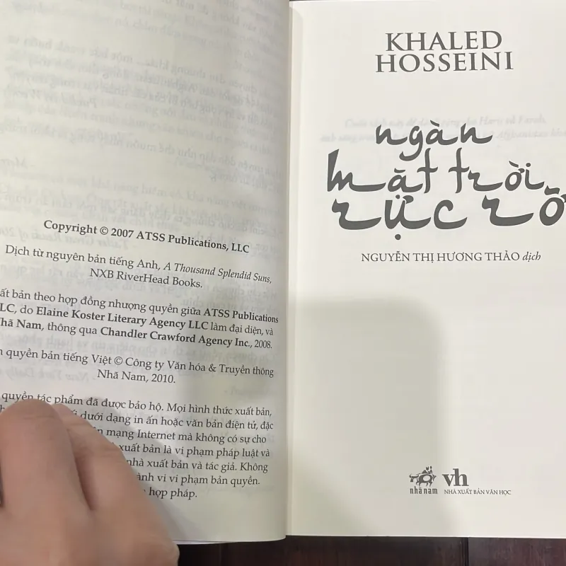 Văn học hiện đại - NGÀN MẶT TRỜI RỰC RỠ - Khaled Hosseini -  1038547