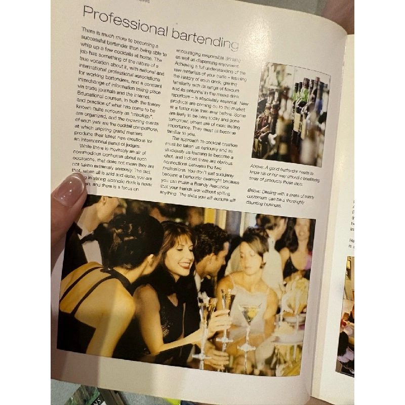 The bartender's companion to 750 cocktails - Stuart Walton 927629