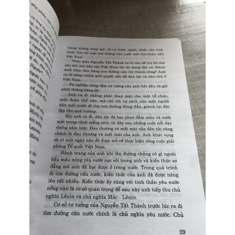 Hồ Chí Minh - đào tạo cán bộ và trọng dụng nhân tài 782187