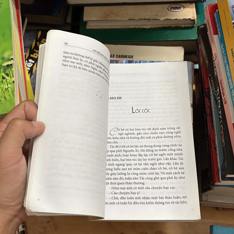 II Sách Tình Yêu: Hãy Để Anh Làm Chiếc Khăn Tay Của Em - 2012 698011