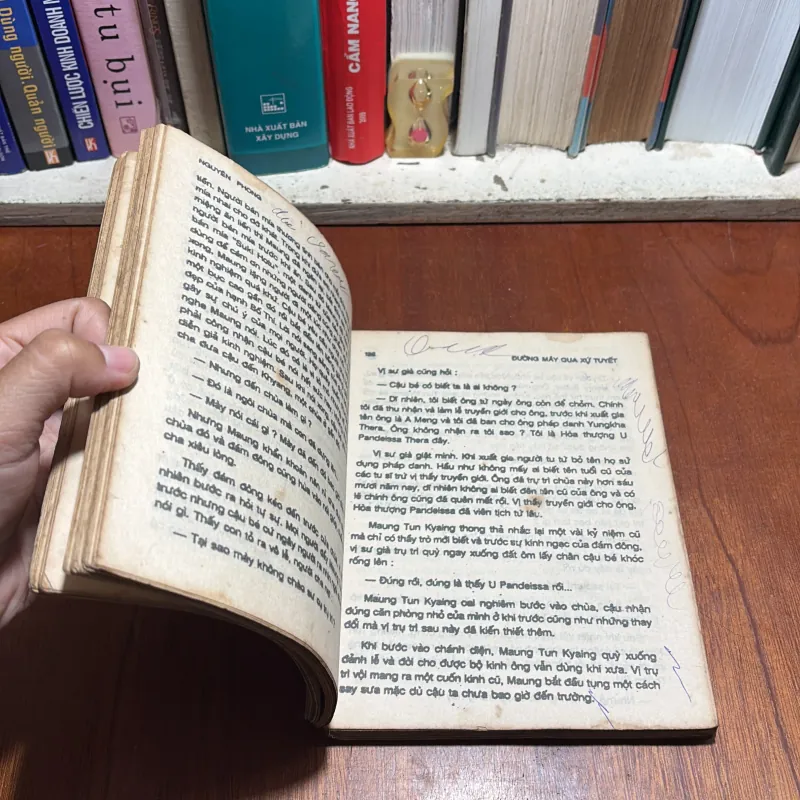 [Nhìn Hơi Cũ Và Có Vết Bút Bi] - II Sách Hay: Đường Mây Qua Xứ Tuyết - Nguyên Phong - 1990 799854