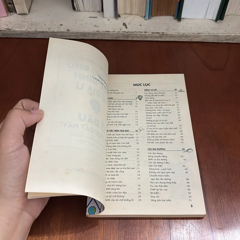 Sách Khoa Học: Những Điều Cực Đỉnh Về Địa Lý _Ở Đâu Trên Trái Đất Này - JAMES DOYLE - 2015 595655