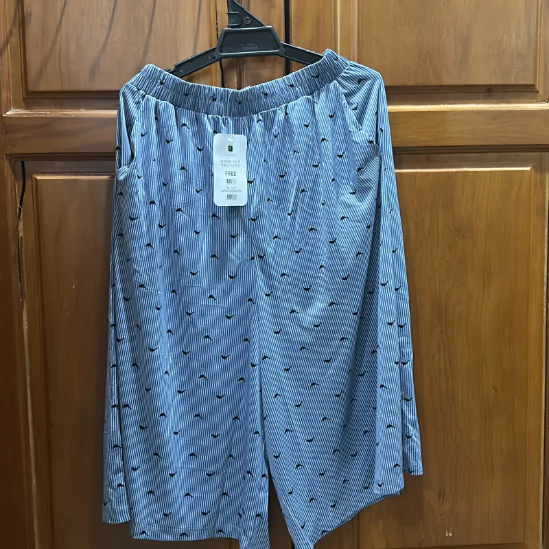 Quần thun ống rộng freesize, có lót trong, nguyên tag mới 100% 1002702