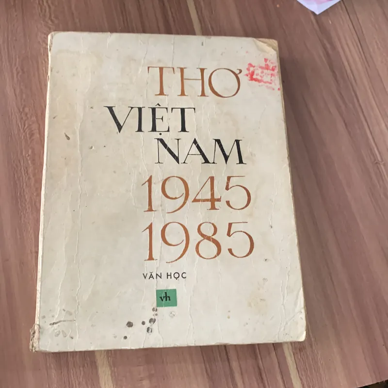 Thơ Việt Nam 1945-1985 675336