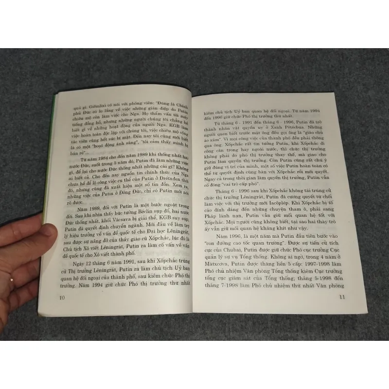 PUTIN TỪ TRUNG TÁ KGB ĐẾN TỔNG THỐNG LIÊN BANG NGA 701075