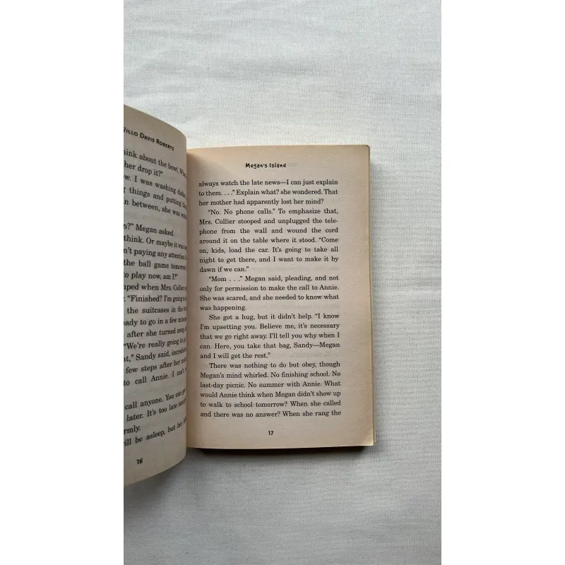 Megan's Island - Willo Davis Roberts   785036