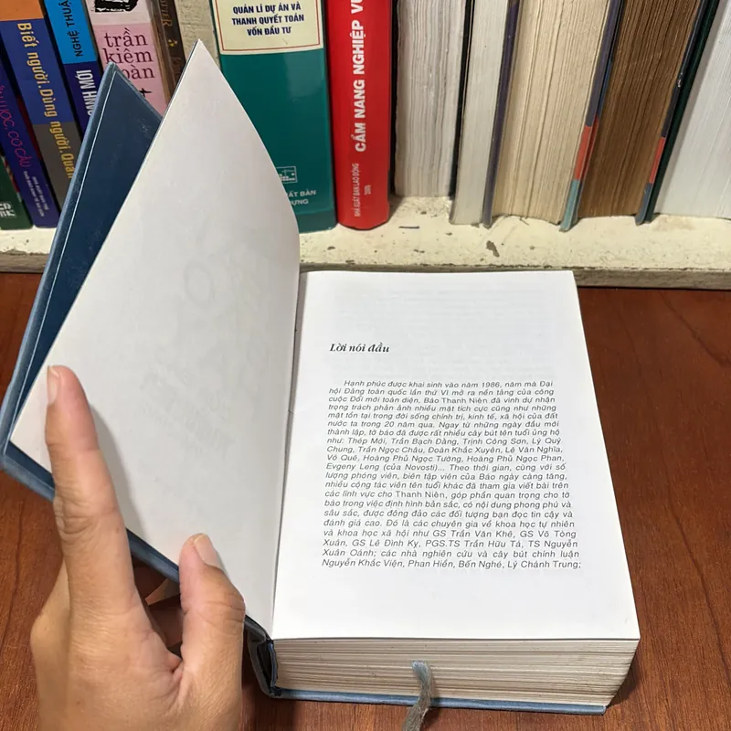 II Tuyển Tập Bài Báo Hay Của Báo Thanh Niên - 2005 740079