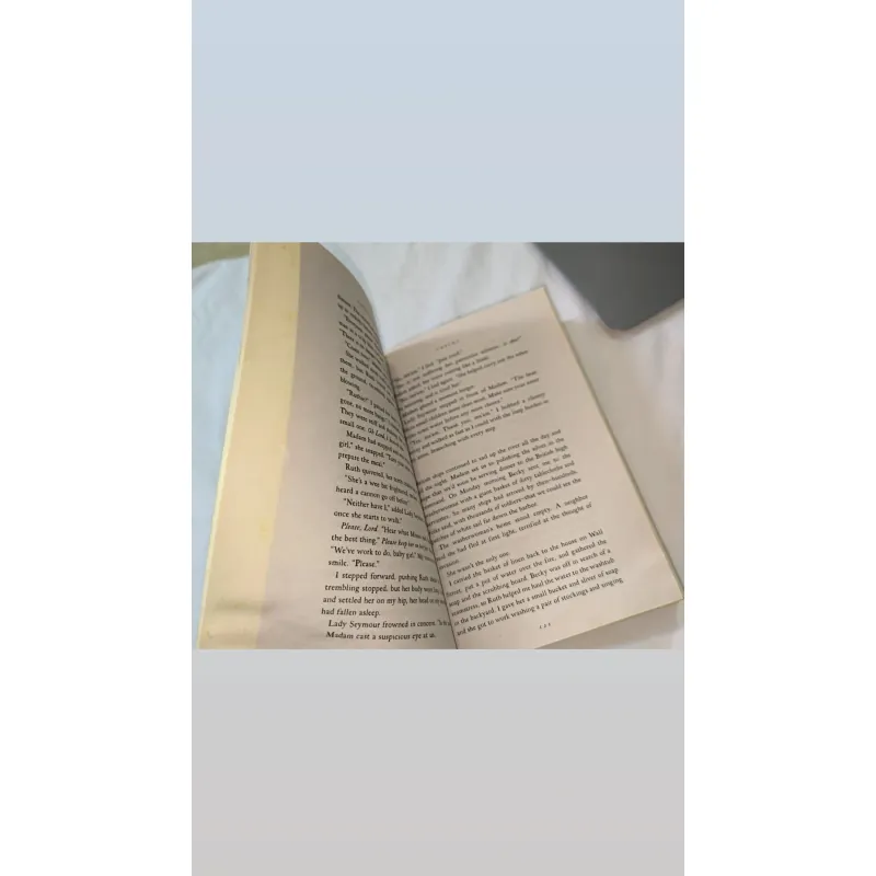 Historical Fiction / Young Adult – Laurie Halse Anderson | CHAINS (từng ẩm nhẹ) 749598