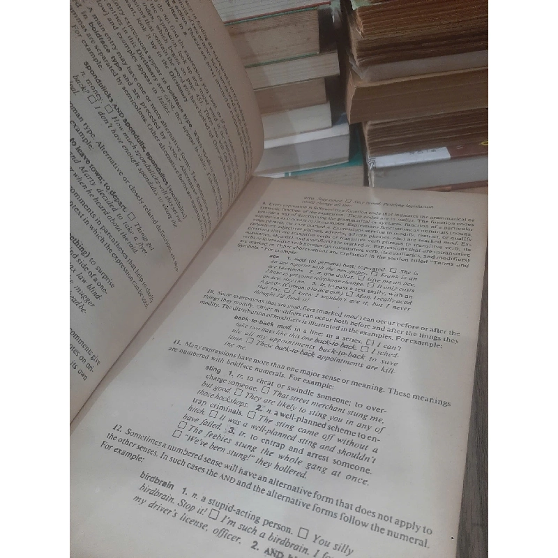 NTC's dictionary of American slang and Colloquial expressions - Richard A. Spears 776238
