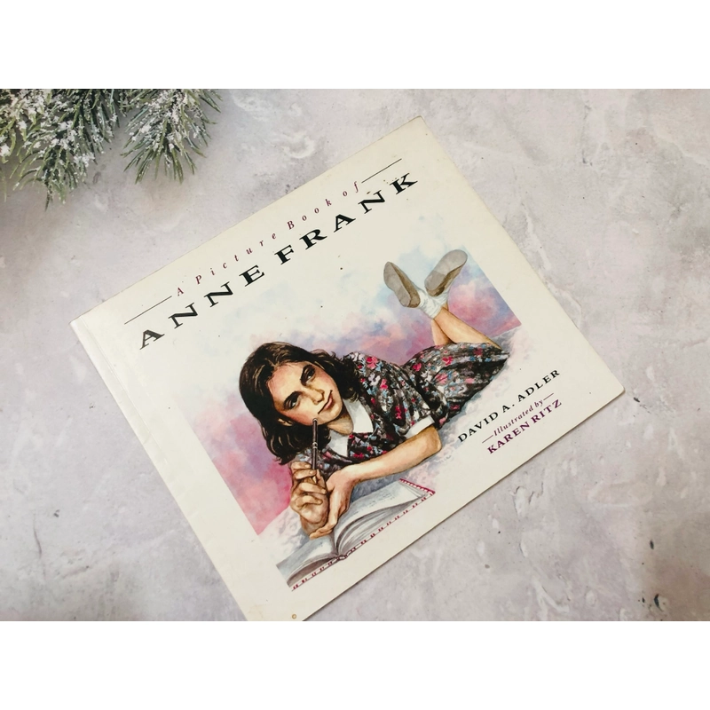 A Picture Book of Anne Frank 546047