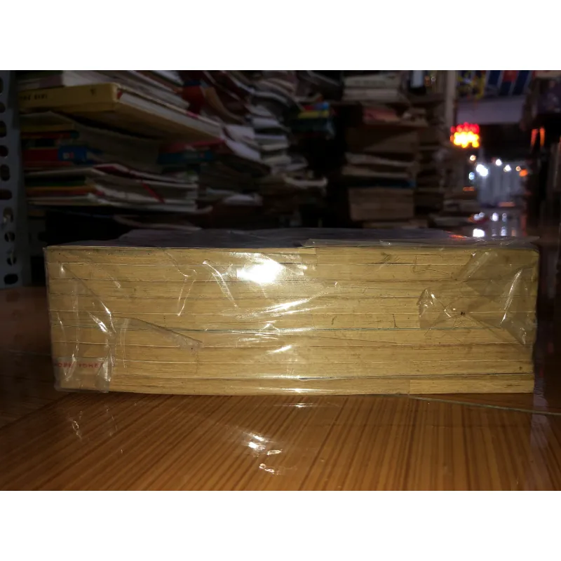 Cô gái khả ái  935269