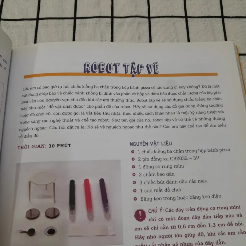Sách STEAM- Tớ là nhà chế tạo ROBOT- dành cho thiếu nhi. 775899