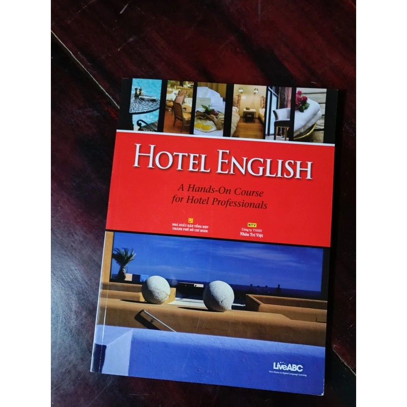 Hotel English sách chuyên ngành có CD 215751