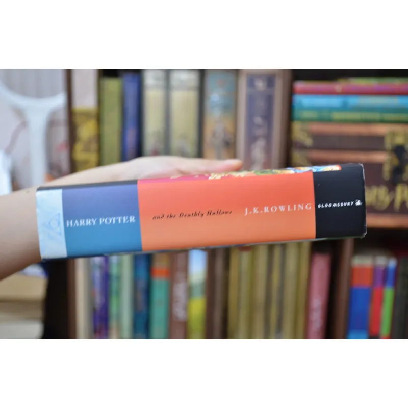 Harry Potter and The Deathly Hallows - Book 7 - Bloomsbury 1st Edition 1029020