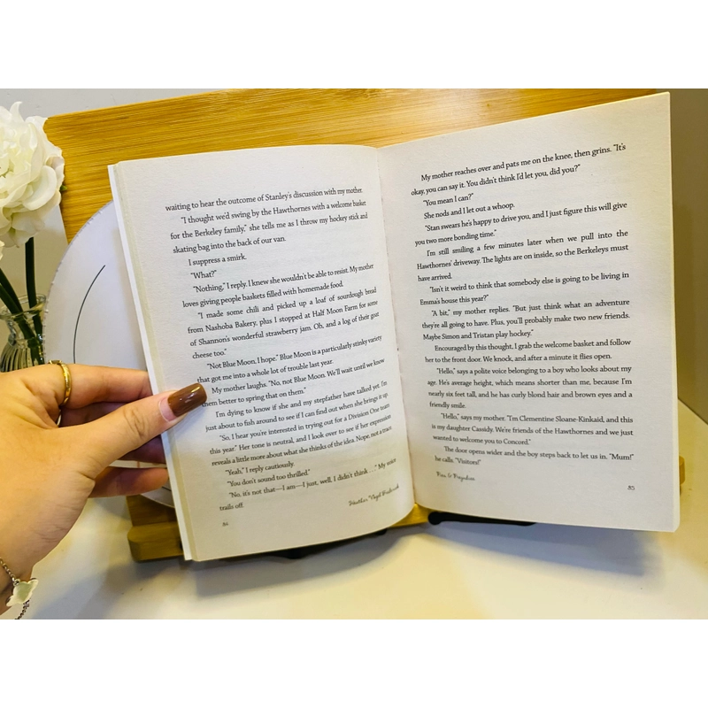 [Sách tiếng Anh 2hand] Like new 90% - The Mother-Daughter Book Club: Pies & Prejudice 550429