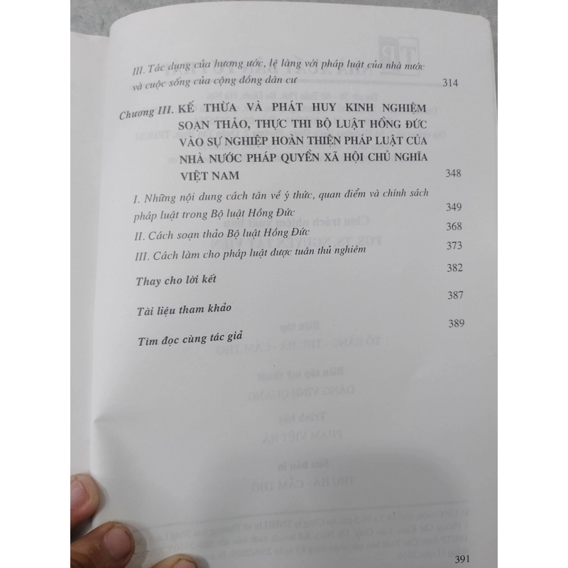 BỘ LUẬT HỒNG ĐỨC DI SẢN VĂN HOÁ PHÁP LÝ ĐẶC SẮC CỦA VIỆT NAM - LÊ ĐỨC TIẾT 
 530979