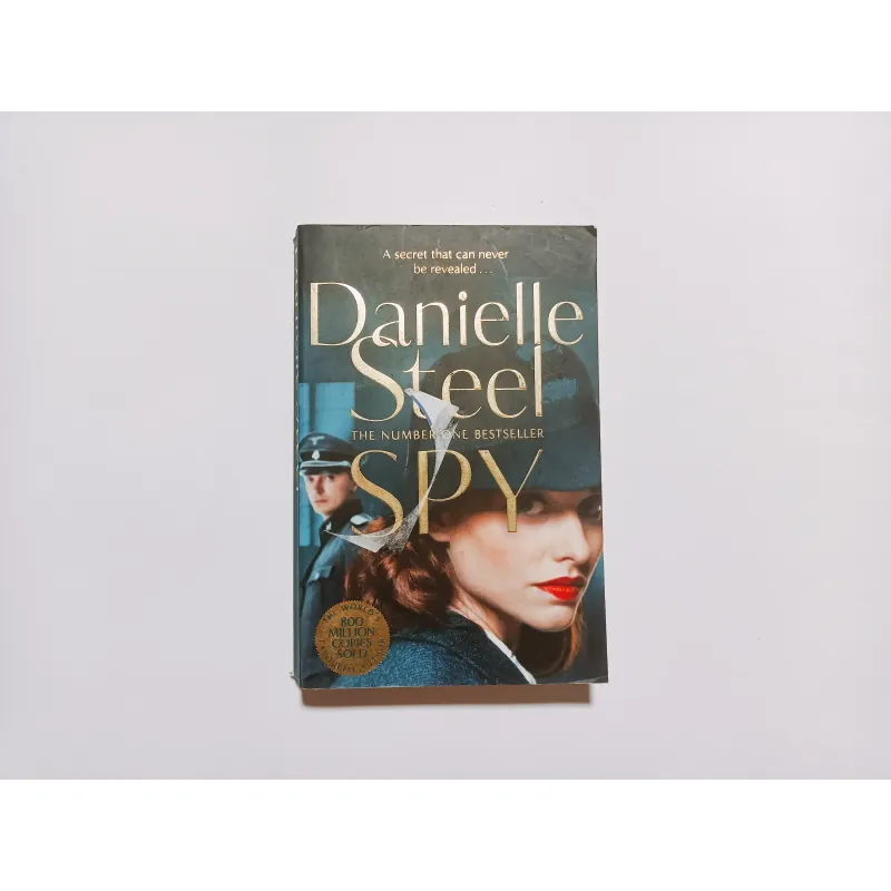Spy - Danielle Steel  757813