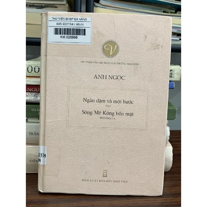 Ngàn dặm và một bước thơ Sông Mê Kông bốn mặt – Anh Ngọc 589324