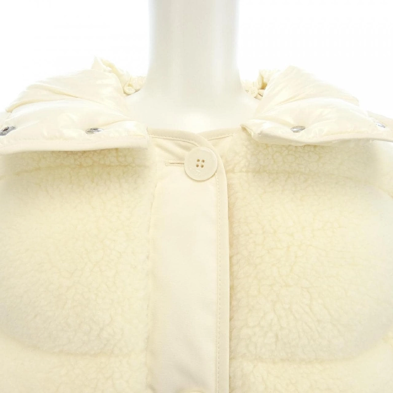 Áo khoác lông vũ MONCLER CHARAMILLON 630340